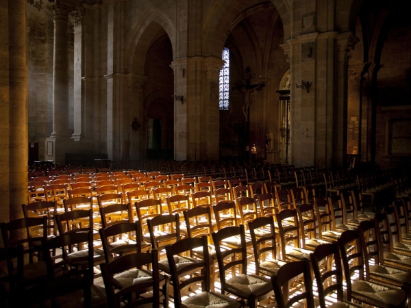 Modern Idols and the Silent Exodus: Why the Church Is Emptying—and How God Is Calling Us Back